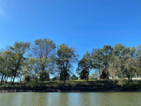 Riverfront Getaway Cabin #3 - Sleeps 4